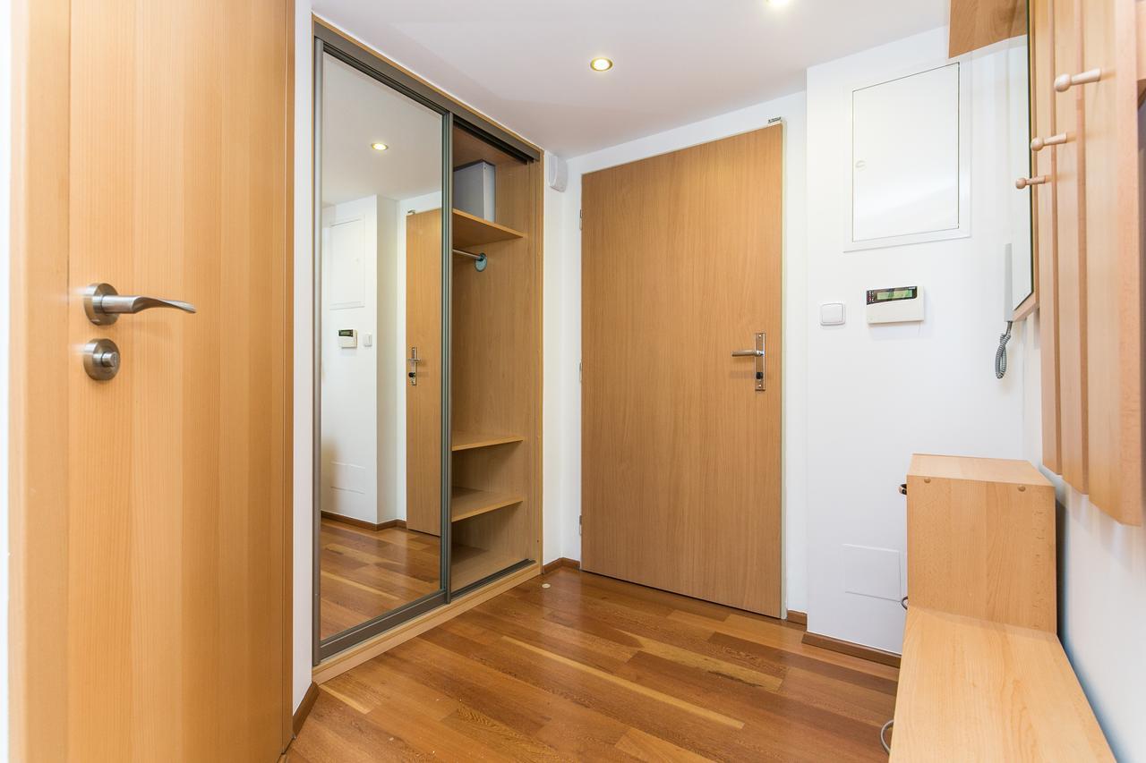 פראג Attic Apartment By Wenceslas Square מראה חיצוני תמונה