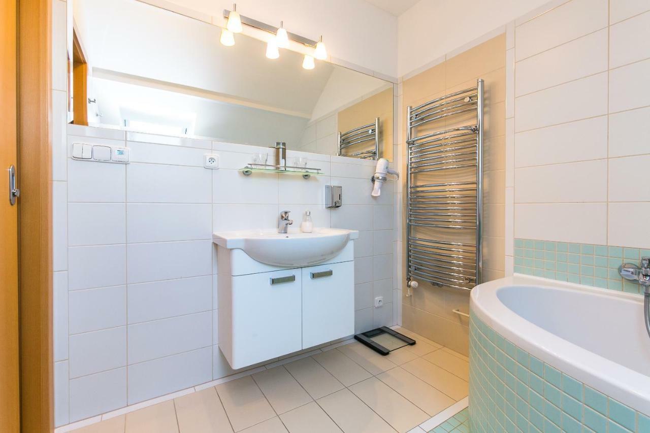 פראג Attic Apartment By Wenceslas Square מראה חיצוני תמונה