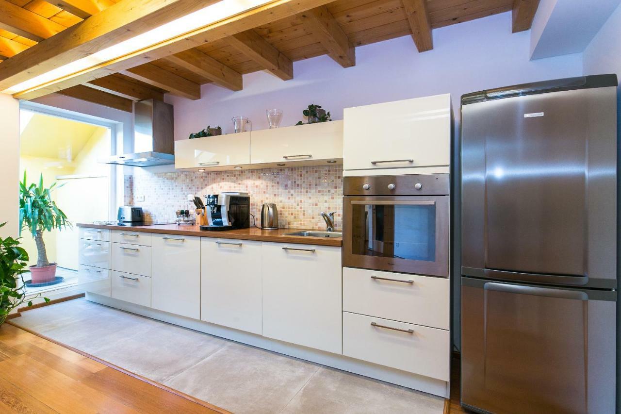 פראג Attic Apartment By Wenceslas Square מראה חיצוני תמונה