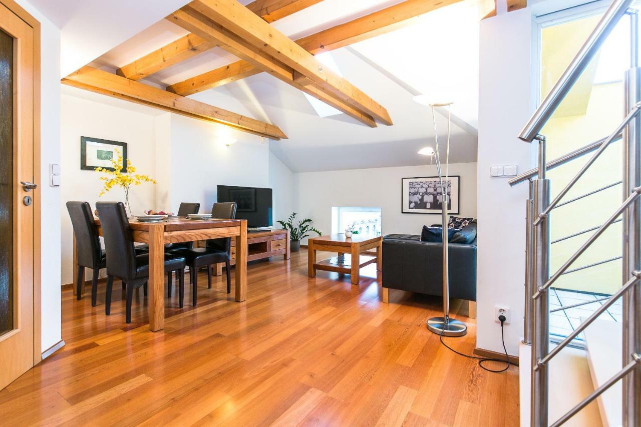 פראג Attic Apartment By Wenceslas Square מראה חיצוני תמונה