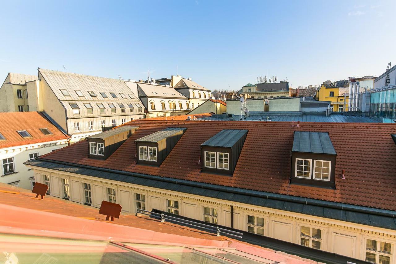 פראג Attic Apartment By Wenceslas Square מראה חיצוני תמונה